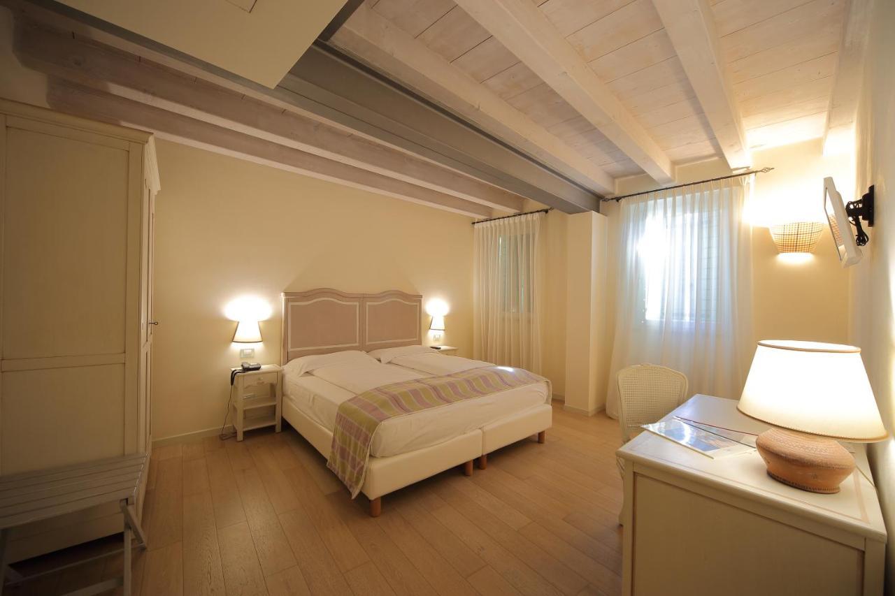 Hotel Villa Moron نيغرار المظهر الخارجي الصورة