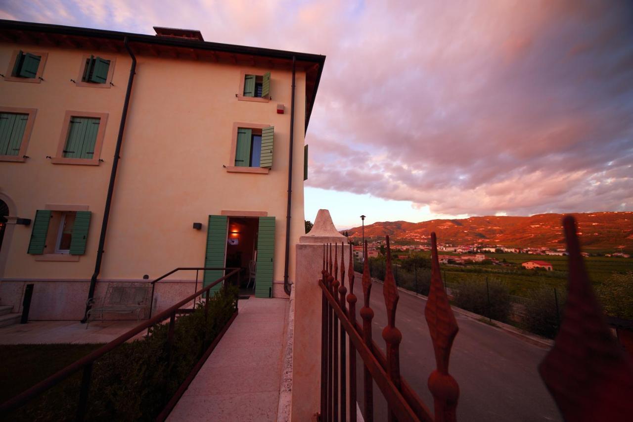 Hotel Villa Moron نيغرار المظهر الخارجي الصورة